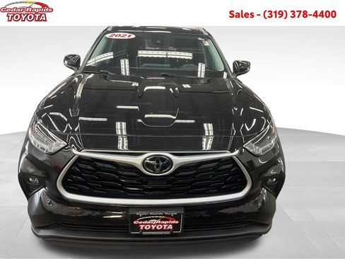 Certified 2021 Toyota Highlander XLE image 10