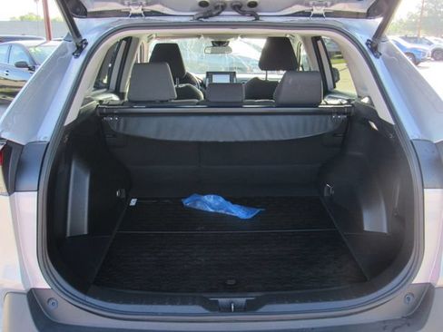 Used 2022 Toyota RAV4 XLE w/ Convenience Package AWD/4WD image 6