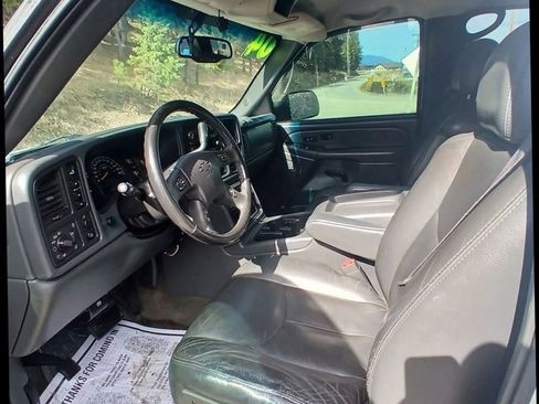 Used 2004 Chevrolet Silverado 2500 LT w/ Heavy-Duty Power Package image 8