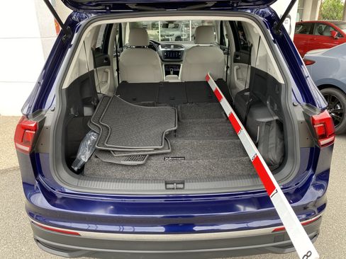 Certified 2022 Volkswagen Tiguan SE FWD image 18