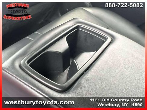 Used 2022 Toyota RAV4 XLE Premium AWD/4WD image 18