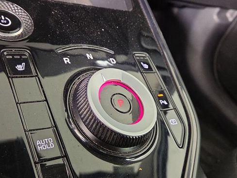 Certified 2024 Kia Niro Wind FWD image 19
