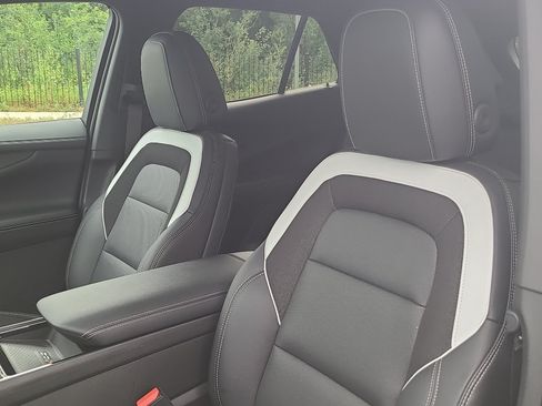 Used 2024 Chevrolet Blazer EV LT AWD/4WD image 16
