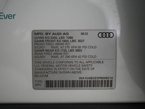 Used 2023 Audi e-tron Chronos AWD/4WD image 25