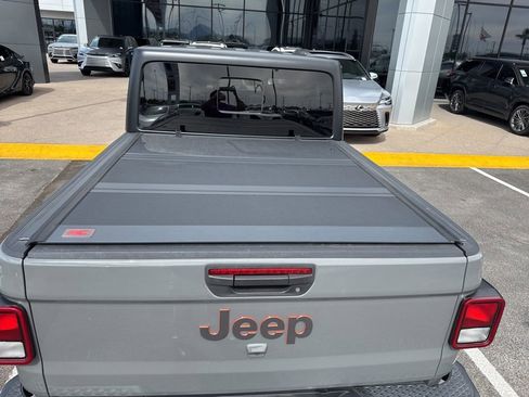 Used 2023 Jeep Gladiator Mojave w/ Trailer Tow Package AWD/4WD image 5