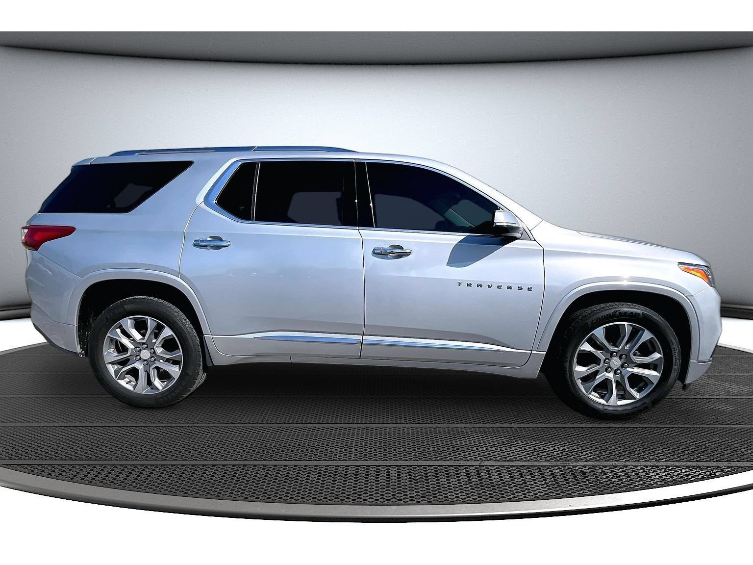 Used 2021 Chevrolet Traverse Premier AWD/4WD image 15