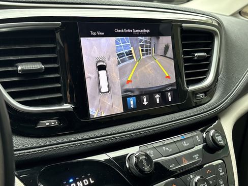 Used 2018 Chrysler Pacifica Limited w/ Advanced Safetytec Group image 24