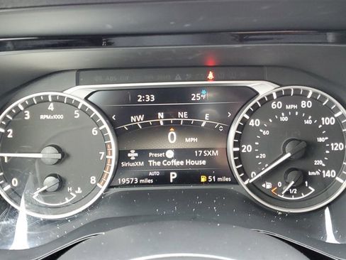 Certified 2025 Nissan Pathfinder SL image 9