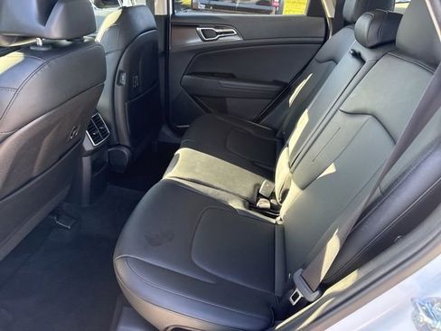 Used 2023 Kia Sportage EX AWD/4WD image 16
