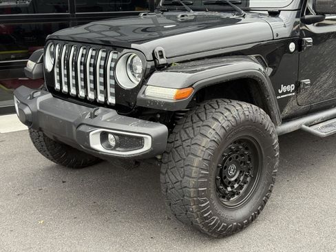 Used 2023 Jeep Gladiator Overland w/ Popular Equipment Package AWD/4WD image 7