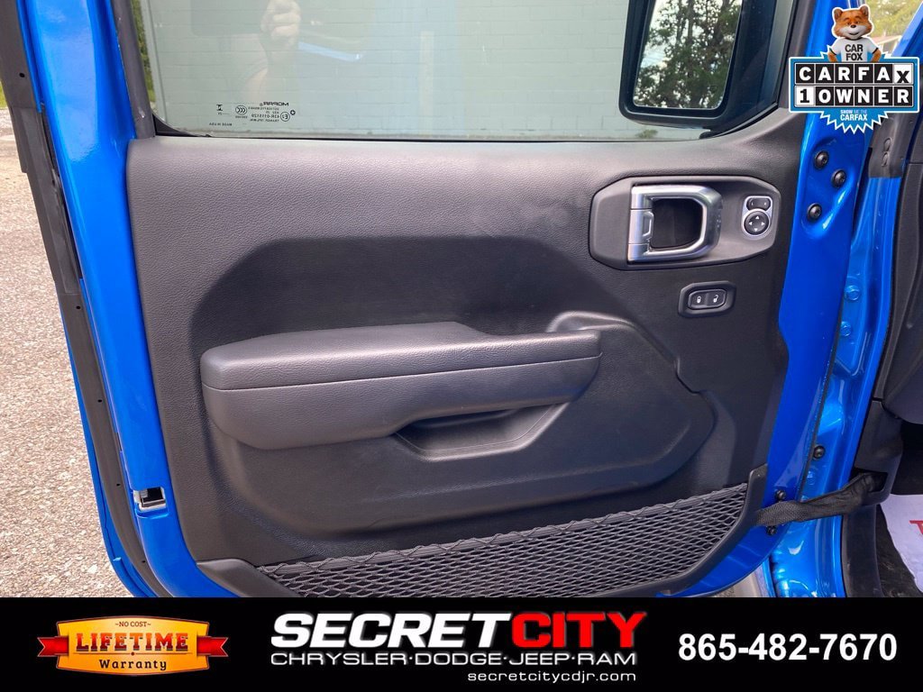 Used 2025 Jeep Gladiator Sport AWD/4WD image 13