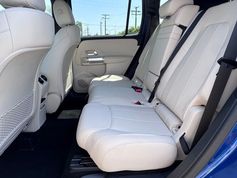 New 2025 Mercedes-Benz GLB 250 4MATIC image 28
