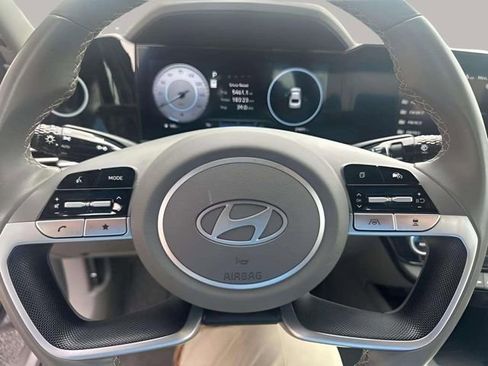 Used 2025 Hyundai Elantra SEL FWD image 5