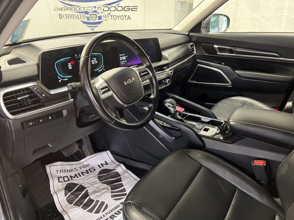 Used 2023 Kia Telluride LX AWD/4WD image 17