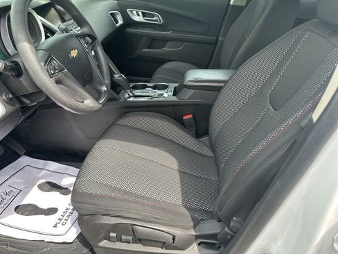 Used 2017 Chevrolet Equinox LS AWD/4WD image 19