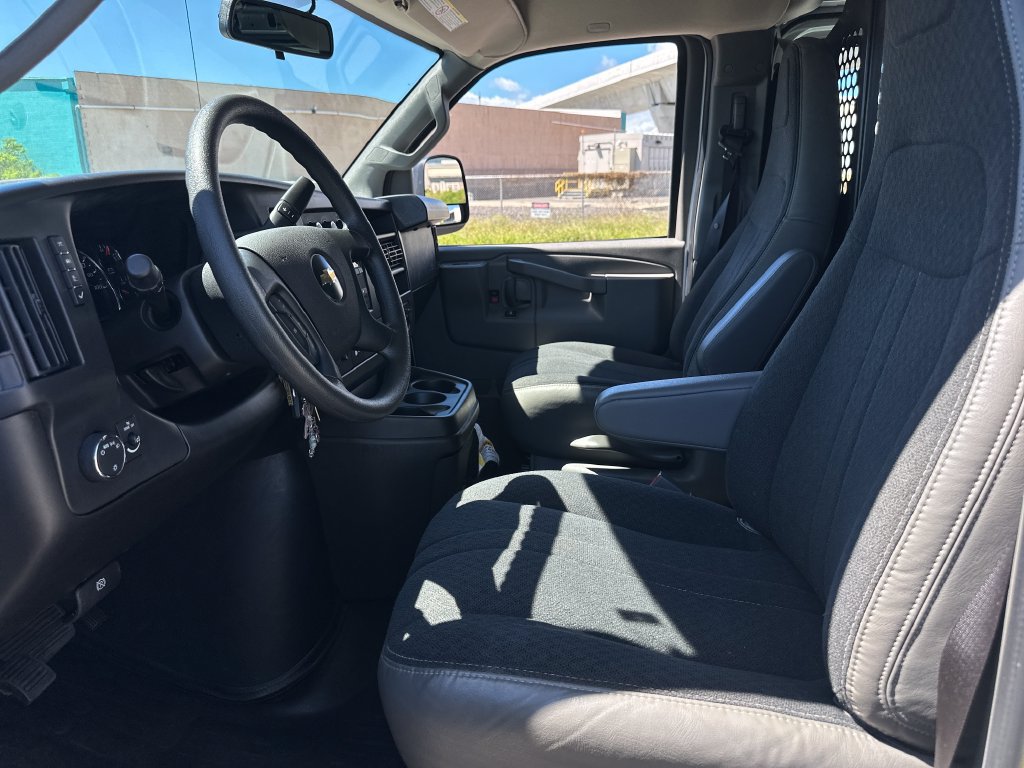 Used 2025 Chevrolet Express 2500 w/ Driver Convenience Package RWD image 13