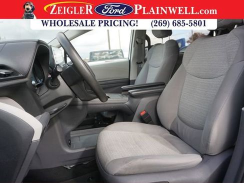 Used 2021 Toyota Sienna LE image 17