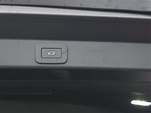 New 2026 Land Rover Range Rover Sport SE image 13