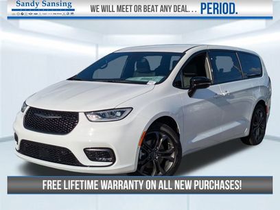 New 2026 Chrysler Pacifica Select