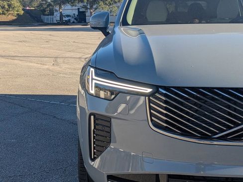 New 2026 Volvo XC90 B6 Ultra w/ Protection Package image 9