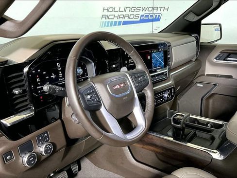 Used 2025 GMC Sierra 1500 SLT w/ SLT Premium Package RWD image 10