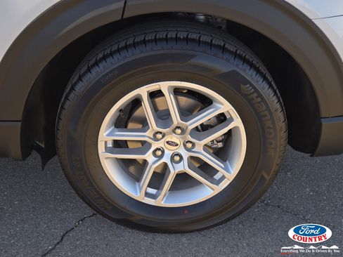 New 2026 Ford Explorer Active w/ Active Comfort Package image 5