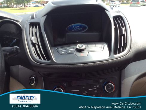 Used 2019 Ford Escape SEL image 9