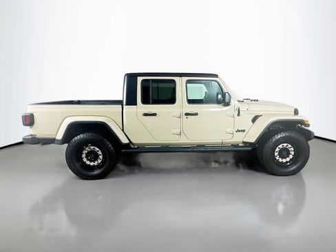 Used 2022 Jeep Gladiator Overland w/ Popular Equipment Package image 5