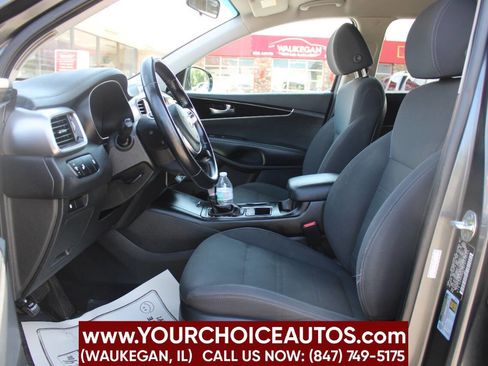 Used 2020 Kia Sorento LX w/ LX I4 Convenience Package image 13