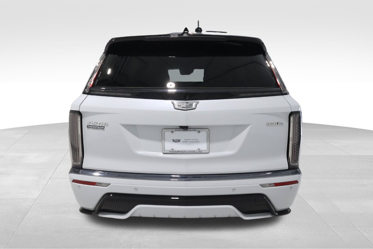Used 2026 Cadillac Vistiq Platinum w/ LPO, Floor Liner Package AWD/4WD image 3