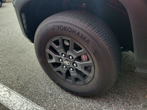 Used 2025 Toyota 4Runner SR5 image 30