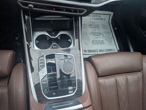 Used 2025 BMW X7 xDrive40i AWD/4WD image 29