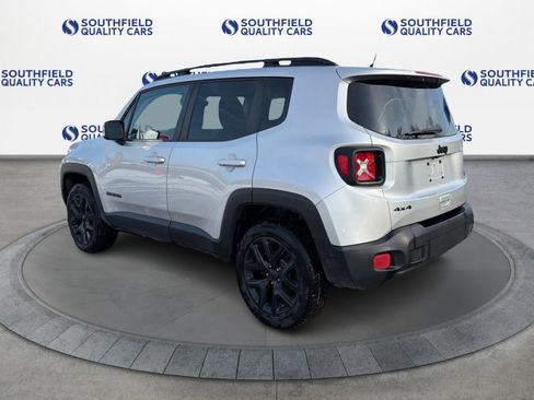 Used 2018 Jeep Renegade Altitude AWD/4WD image 4