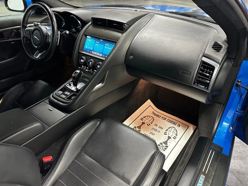 Used 2019 Jaguar F-TYPE Coupe image 15