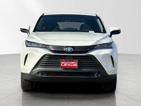 Used 2022 Toyota Venza LE image 9