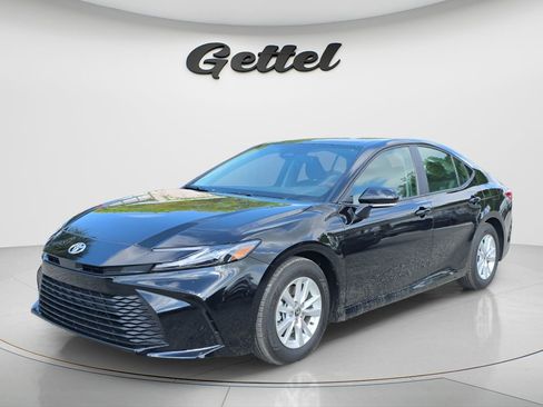 Used 2026 Toyota Camry LE FWD image 9