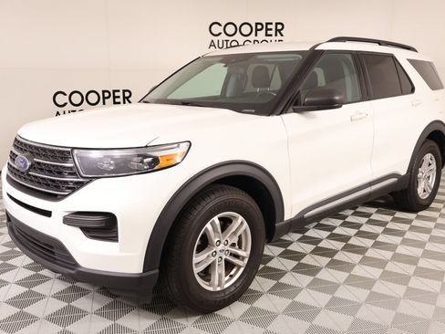 Used 2023 Ford Explorer XLT AWD/4WD image 10