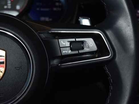 Certified 2024 Porsche Macan image 13