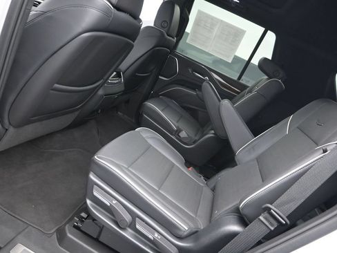Used 2023 Cadillac Escalade Premium Luxury RWD image 19