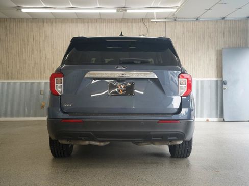 Used 2021 Ford Explorer XLT RWD image 8