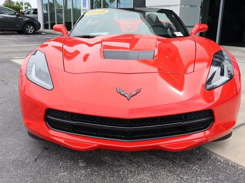 Used 2019 Chevrolet Corvette Stingray Convertible w/ Carbon Flash Badge Package RWD image 4