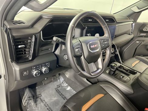Used 2022 GMC Sierra 1500 AT4 w/ AT4 Premium Package image 11