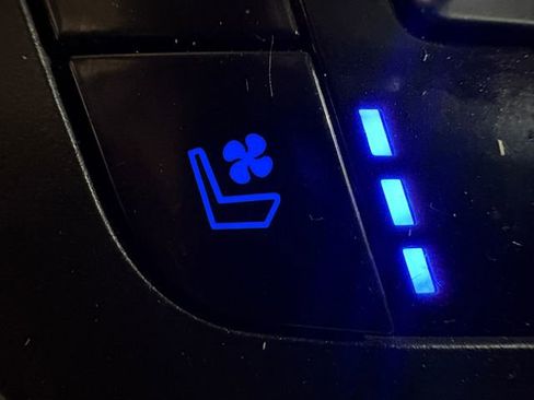 Used 2020 Ford Explorer Platinum image 13