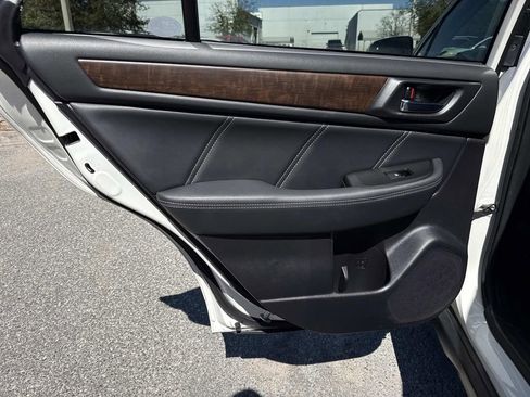 Used 2018 Subaru Outback 3.6R Limited image 13