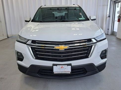 Used 2023 Chevrolet Traverse LT w/ Rear Camera Mirror Package AWD/4WD image 3