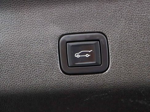 Used 2023 GMC Yukon AT4 w/ AT4 Premium Package image 35