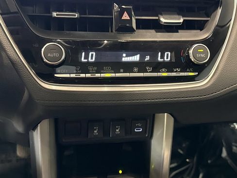 Used 2024 Toyota Corolla Cross XLE w/ Convenience Package AWD/4WD image 22