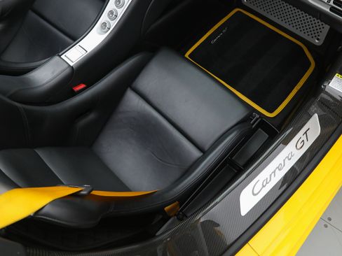 Used 2005 Porsche Carrera GT RWD image 23