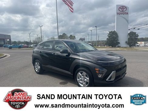 Used 2026 Hyundai Kona SE image 1