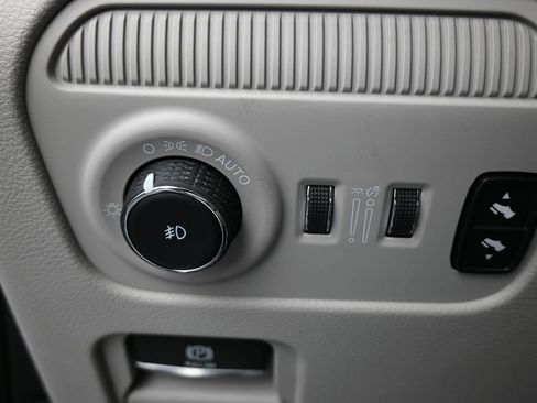 Used 2024 Jeep Grand Wagoneer L 4WD image 37